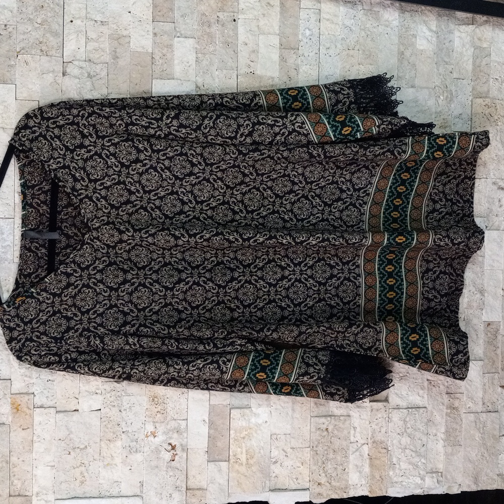Voll V-neck Tunic Long Sleeve Lace Cuffs Women's Sz L